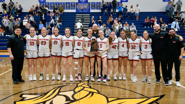 VHS Varsity Girls Basketball Wins Regionals